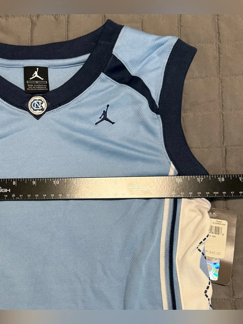 North Carolina tar heels basketball jersey Size Small Jordan Navy Blue Vneck